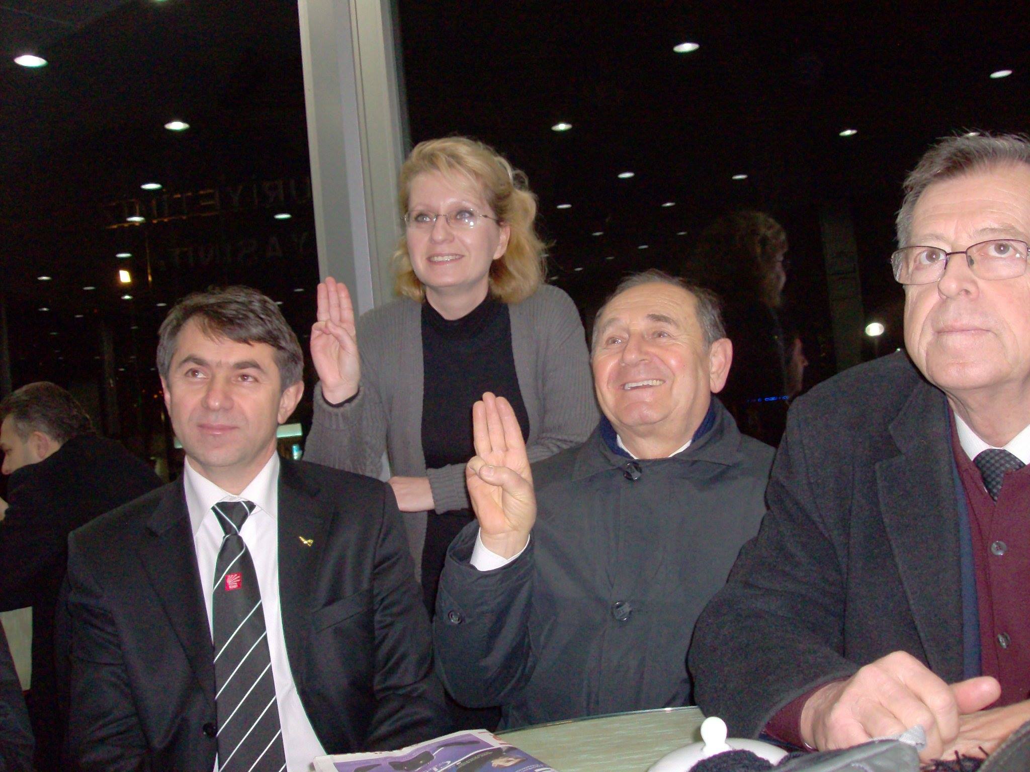 Eğitim kişiyi ve becerilerini geliştiren bir olgu. 